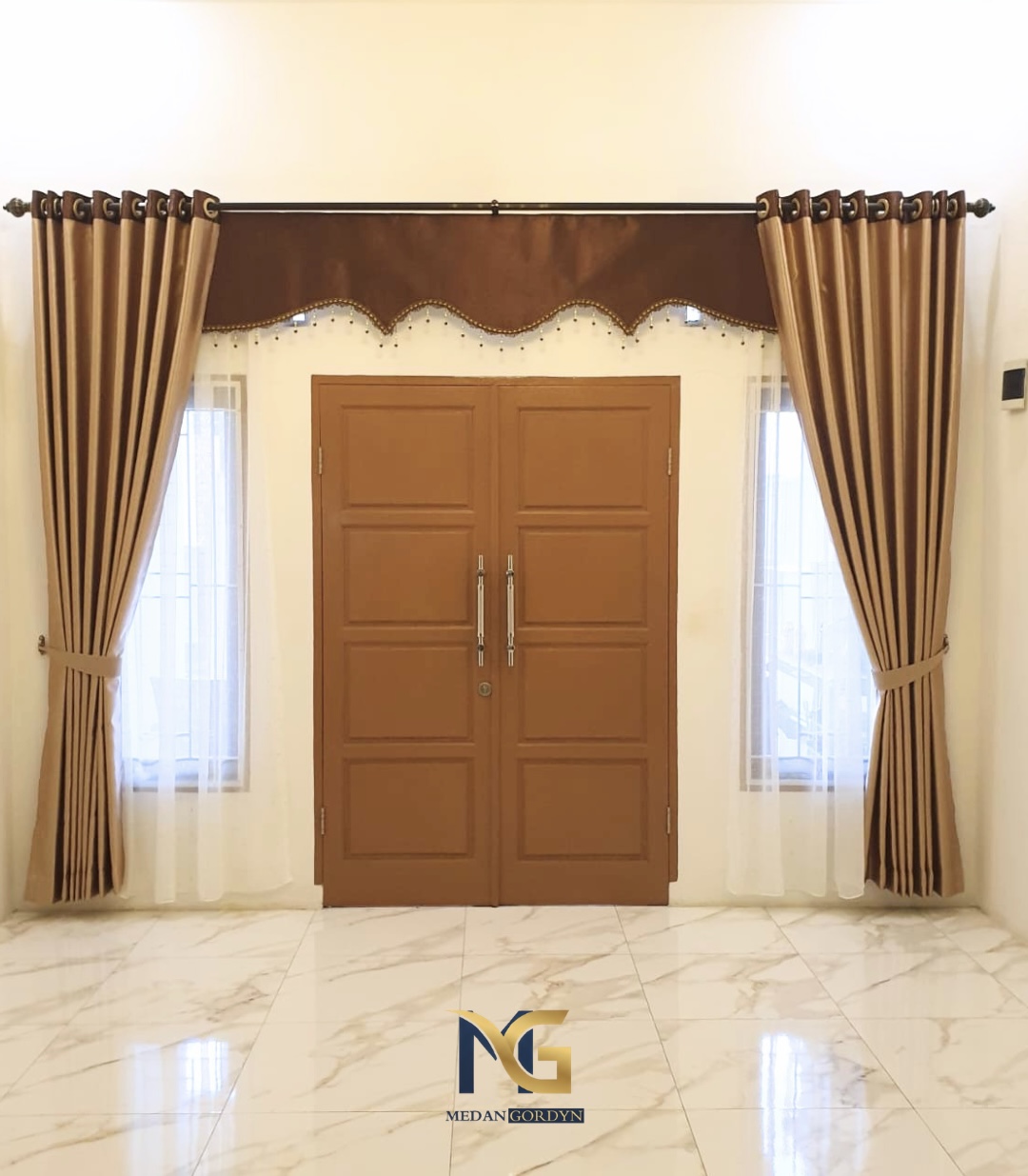 Gordyn Premium Gold & Brown