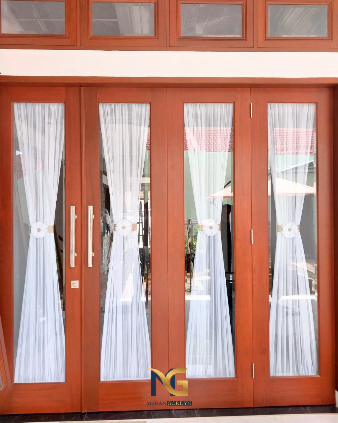 Gorden Kupu-Kupu Vitrase Pintu Kaca