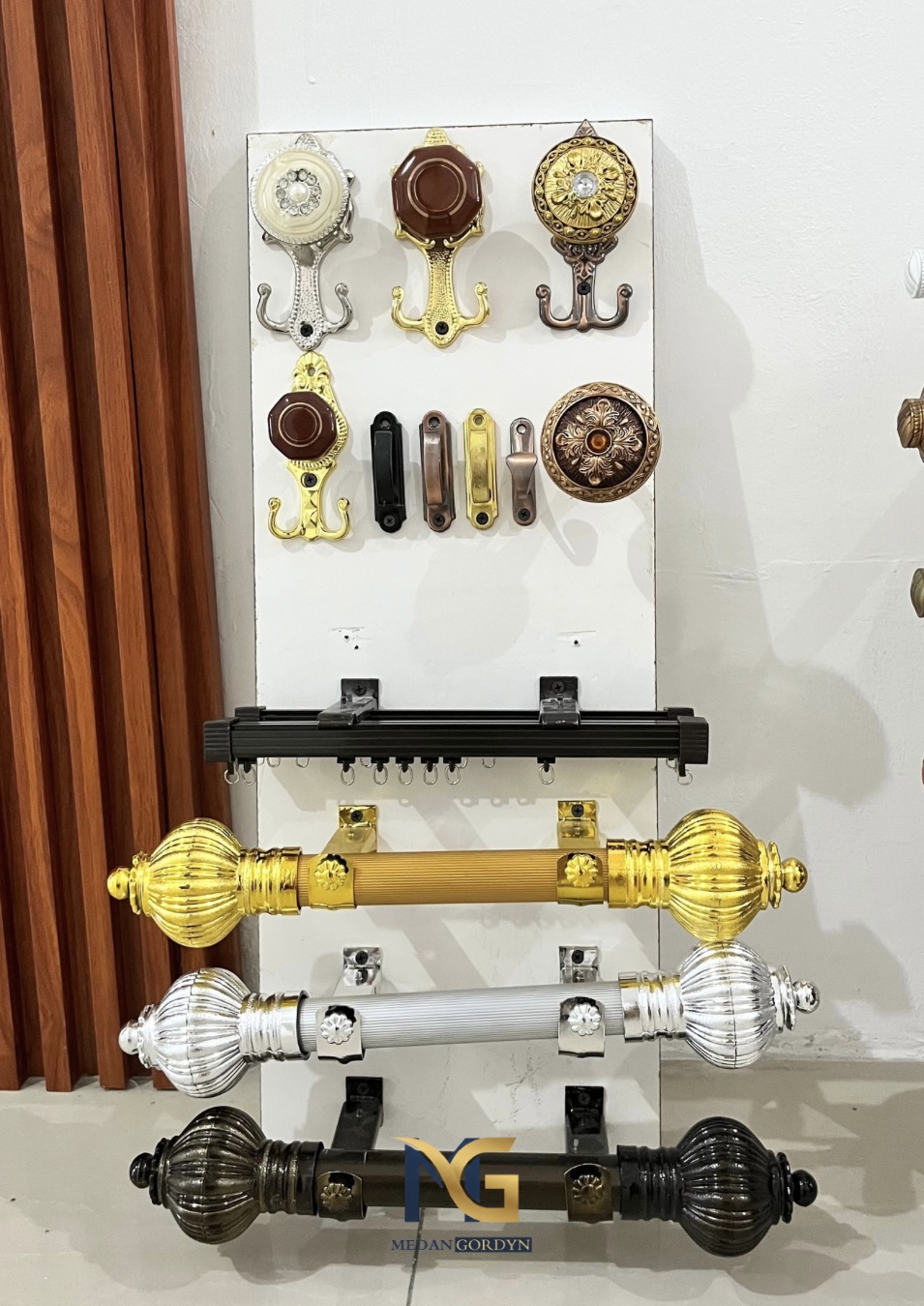 Koleksi Rel dan Aksesoris Premium untuk Estetika R