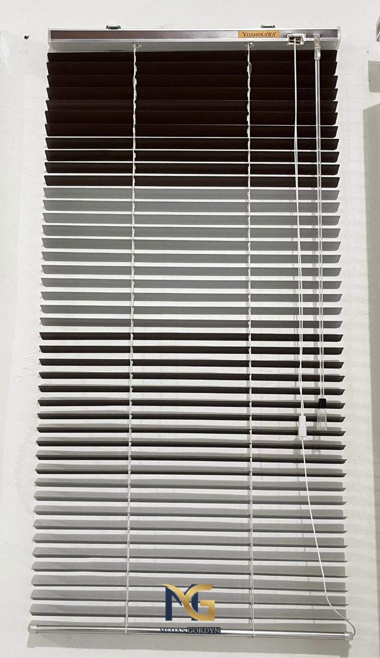 Venetian Blind (Tirai Horizontal)